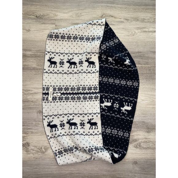 Abercrombie Kids Infinity Scarf Crochet Knit Soft Moose Reversible White Blue - Picture 1 of 4